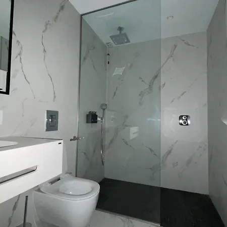 Nordis 20 Deluxe Mamaia Nord Aparthotel 3*